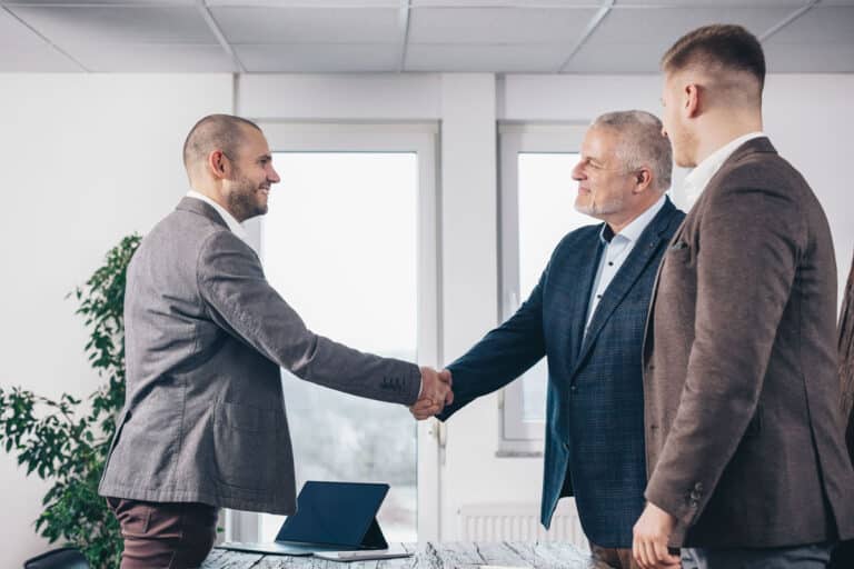 Nachfolge Unternehmensberatung Handschlag